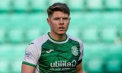 Unul dintre jucătorii clubului Aberdeen se poate alege cu premiul pentru ratarea anului. Ajuns în fața porții, atacantul a lovit bara, chiar dacă era mai ușor să marchezi decât să ratezi din acea poziție - VIDEO