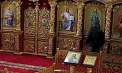 Și-a făcut cruce, a intrat în biserică și a furat. Un bărbat, surprins cum jefuiește o biserică din capitală. Ce spune preotul lăcașului - VIDEO 