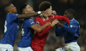 Merseyside Derby cu final incendiar: Everton egalează dramatic, iar jucătorii se încăierează pe teren - VIDEO