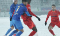 Fotbal printre nămeți. Așa poate fi descris meciul de la Buzău dintre Gloria și FCSB, deși este greu de spus că s-a jucat fotbal, din cauza zăpezii - VIDEO