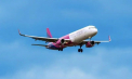 Un avion cu peste 200 de oameni la bord a aterizat de urgență pe Aeroportul din Cluj, după ce s-au semnalat defecțiuni la fuzelaj