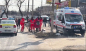 Un bărbat a ajuns la spital, după ce a fost lovit de o mașină în timp ce trecea strada neregulamentar, la Bălți. Imagini de la locul accidentului - VIDEO