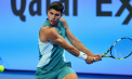 Turneele de tenis din Orientul Mijlociu le-au dat bătăi de cap favoriților în acest an. Ieri, Carlos Alcaraz a fost eliminat surprinzător în sferturile de finală de la Qatar Open - VIDEO
