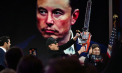 Apariție bizară a lui Elon Musk, care a fluturat o drujbă deasupra capului, la o conferință a conservatorilor - VIDEO
