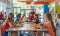 Elevii claselor gimnaziale vor beneficia de alimentație gratuită în școli, din septembrie 2025 - VIDEO