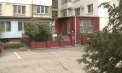 Momentul în care un individ împușcă de mai multe ori cu o armă în direcția lui Ion Șoltoianu - surprins de camerele de supraveghere. Totul s-a întâmplat în fața casei lui - VIDEO