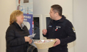 Surprize la frontiera de stat. Călătorii au fost întâmpinați cu mărțișoare. Simbolul primăverii, dăruit și vameșilor și polițiștilor de frontieră din țările vecine  - VIDEO