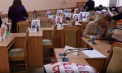 Ședință cu ironii la CMC: Consilierii PAS au „adus” colegii absenți cu fotografii pe mese. MAN califică acțiunile drept show politic - VIDEO
