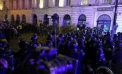 A fost haos la București noaptea trecută. Decizia Biroului Electoral Central de a respinge candidatura lui Călin Georgescu i-a înfuriat pe cei peste 500 de susținători ai acestuia - VIDEO