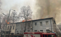 A luat foc acoperișul unui local din centrul capitalei. Un nor de fum negru - văzut deasupra orașului. Pompierii au intervenit - FOTO/VIDEO