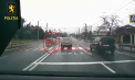 Un șofer, ar putea rămâne temporar fără permis, după ce a trecut cu viteză peste linia dublă continuă pentru a depăși mai multe automobile. Momentul, surprins de o cameră de bord - VIDEO 