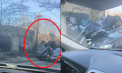 Impact violent în capitală. O mașină s-a răsturnat pe o stradă din capitală, după ce s-a lovit cu un alt automobil. Imagini, surprinse de martori - VIDEO