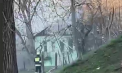Incendiu pe teritoriul parcului „Valea Morilor” din capitală. O casă părăsită, cuprinsă de flăcări. Imagini surprinse de martori - VIDEO 