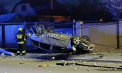 O mașină s-a răsturnat în urma unui accident pe o stradă din capitală. Imagini de la locul impactului - FOTO/VIDEO
