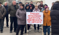 Feroviarii de la Basarabeasca au ieșit din nou în stradă pentru a protesta. Aceștia cer să le fie achitate datoriile salariale: „Nu avem ce mânca!” - VIDEO