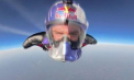 Un chilian stabilește trei recorduri mondiale cu o singură săritură wingsuit la 500 de kilometri pe oră - VIDEO