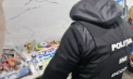 Droguri de aproape un milion de lei - găsite și ridicate de polițiști, în capitală. Doi bărbați - plasați în arest. Momentul în care ofițerii INI efectuează percheziții - VIDEO