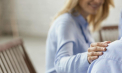 Mai mulți asistenți sociali vor beneficia de o plată unică în sumă de opt mii de lei. Anunțul ministrului Muncii și Protecției Sociale