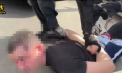 „- A venit poliția! Culcat!” Două persoane - reținute pentru confecționarea și comercializarea documentelor oficiale false: Luau de la 250 până la 2000 de euro pentru un act falsificat - VIDEO