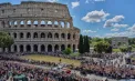 Ultimul drum al Papei Francisc. Transportat cu papamobilul până la Biserica Maria Maggiore, în aplauzele oamenilor - VIDEO