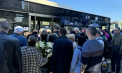 Aglomerație la stațiile din capitală, de Paștele Blajinilor. Oamenii au luat cu asalt autobuzele care pleacă spre cimitire - FOTO/VIDEO
