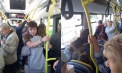 Scandal într-un autobuz din capitală, după ce un tânăr nu a vrut să cedeze locul: „Dacă nu vă place, să vă duceți cu taxiul” - VIDEO