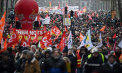 Peste 260 de manifestaţii sindicale în Franţa de un 1 Mai ”festiv şi combativ”, dar fără o unitate largă. Manifestaţii ”împotriva trumpizării lumii şi internaţionalei reacţionare care se dezvoltă peste tot” la Paris