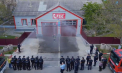 Un pompier din Soroca - trecut în rezervă după ce și-a dedicat 43 de ani serviciului: A fost scăldat în jeturi de apă, refulate din furtun - gest ce marchează onorarea celor care își încheie cu demnitate cariera - VIDEO