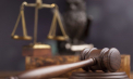 Doi procurori au fost condamnți, după ce unul a provocat un accident, iar celălalt l-a ajutat să falsifice probele. Aceștia nu și-au recunoscut vina