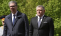 „Un act de eroism demn de cele mai înalte elogii”. Cum îi laudă Kremlinul pe Fico și Vucic pentru venirea la Moscova la parada lui Putin