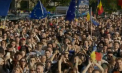 Peste 30.000 de oameni au participat la mitingul din Piața Victoriei, organizat de Nicușor Dan. La final, s-a auzit imnul UE - VIDEO