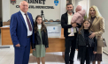 Românii din Moldova s-au mobilizează masiv și în ultima zi de alegeri. Împreună cu toată familia au venit să aleagă viitorul președinte al României.  
Imagini surprinse de la secțiile de votare - FOTO