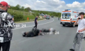 Un motociclist a ajuns în reanimare, iar pasagerul său la spital, după ce s-a lovit de un automobil, la Hîncești. Poliția: „Nu avea permis de conducere.” Imagini cu impact emoțional - VIDEO