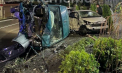 Impact violent pe o stradă din capitală. Un boț de fiare - asta a rămas dintr-un microbuz și o mașină, după ce s-au lovit puternic - VIDEO