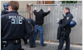 Un bărbat originar din România, arestat de poliţia din Germania după ce şi-a furat propria maşină