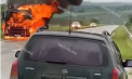 Momentul în care un camion arde ca o torță, la Călărași. Imagini, surprinse de trecători - VIDEO
