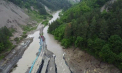 Situația de la Salina Praid din România este tot mai gravă din cauza inundațiilor! Apa a ajuns și în zona turistică, după ce digul de pe pârâul Corund a cedat - VIDEO