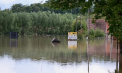 Inundații: Sute de gospodării afectate, persoane evacuate din calea apelor, localități izolate. Covasna și Brașov, printre cele mai afectate județe din România 