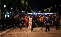 Două persoane au murit iar peste 500 au fost arestate după sărbătoarea fanilor PSG de la Paris, în urma victoriei din Liga Campionilor - VIDEO