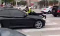 Scene șocante în Miami: Un polițist a împușcat un șofer, după ce a fost luat pe capotă. „A fost teribil” - VIDEO
