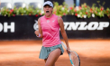 Confruntare între deţinătoarea trofeului, Iga Swiatek, şi liderul WTA, Arina Sabalenka, în semifinalele French Open
