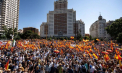Zeci de mii de oameni au ieșit pe străzile din Madrid pentru a protesta împotriva guvernului premierului socialist Pedro Sanchez - VIDEO