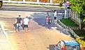 Trei bărbați și o femeie, arestați pentru 30 de zile, după ce au agresat și jefuit un bărbat - VIDEO
