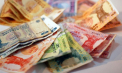 Datorii la bugetul statului cât asistenţa externă într-un an: cine sunt cei mai mari datornici