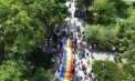 Înconjurați de polițiști și carabinieri, sute de persoane au participat la Marșul Solidarității din Chișinău pentru a cere dreptul la căsătorie și relații de parteneriat - VIDEO