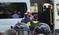 Au început altercațiile la marșul LGBT. Un grup de preoți și enoriași s-au luat la bătaie cu poliția, încercând să blocheze marșul - FOTO/VIDEO