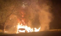 Momentul în care un automobil arde ca o torță, în stânga Nistrului. Martori: Ar fi vorba despre o cursă ilegală, automobilele zburau pe șosea cu 140 km/oră. O tânără, transportată la spital - VIDEO