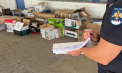 Loturi comerciale de mărfuri - transportate ilegal în țara noastră. Ce au găsit vameșii în două microbuze - FOTO