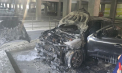 Un automobil a luat foc în parcarea unui centru comercial din sectorul Botanica al capitalei. Momentul cum acesta arde ca o torță - surprins de martori - VIDEO
