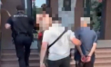 Trei bărbați - reținuți pentru 72 de ore, după ce au jefuit un tânăr în sectorul Rîșcani al capitalei - VIDEO
